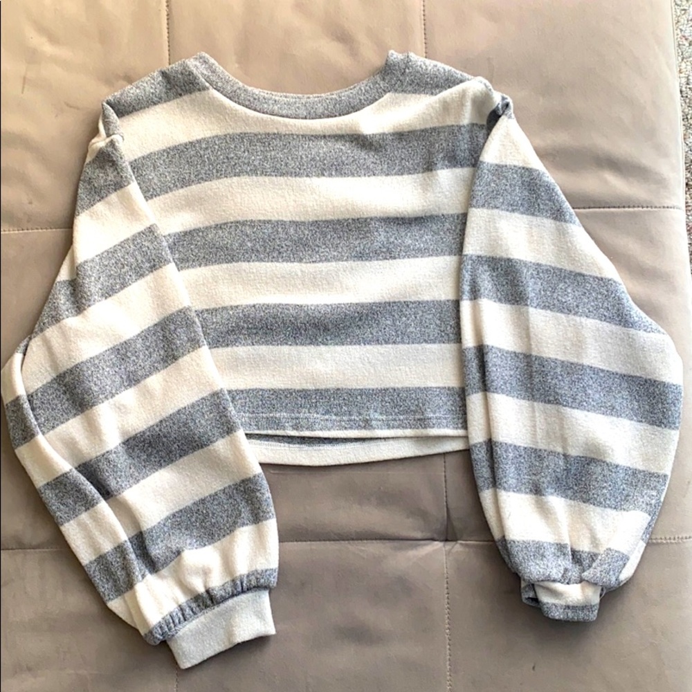 Oversized crop sweater